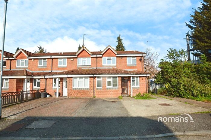 4 Bedroom Property To Rent In Chiltern Court, Widmore Road, Uxbridge, UB8