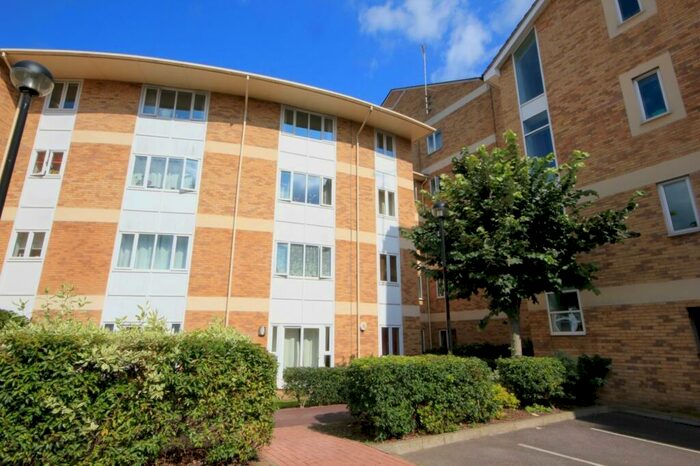 2 Bedroom Apartment To Rent In Branagh Court, Constitution Road, Reading, Berkshire, RG30