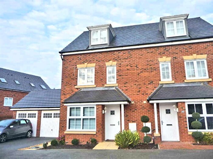 4 Bedroom Town House To Rent In Randall Drive, Oxley Park, MK4