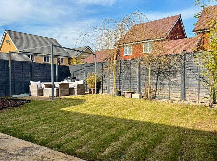 3 Bedroom Detached House For Sale In Blackthorn Row, Faringdon, Oxon, SN7