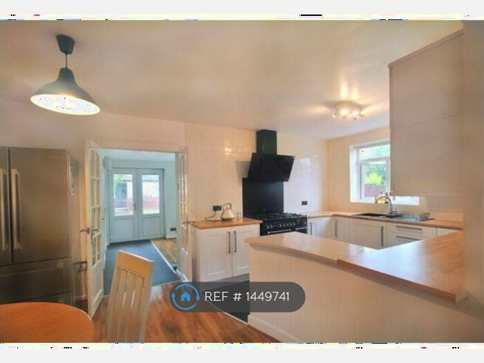 3 Bedroom Semi-Detached House To Rent In Motcombe Road, Heald Green, Cheadle, SK8