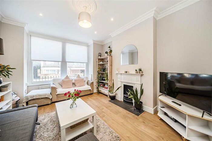 5 Bedroom Terraced House For Sale In Gaskarth Road, Balham, SW12