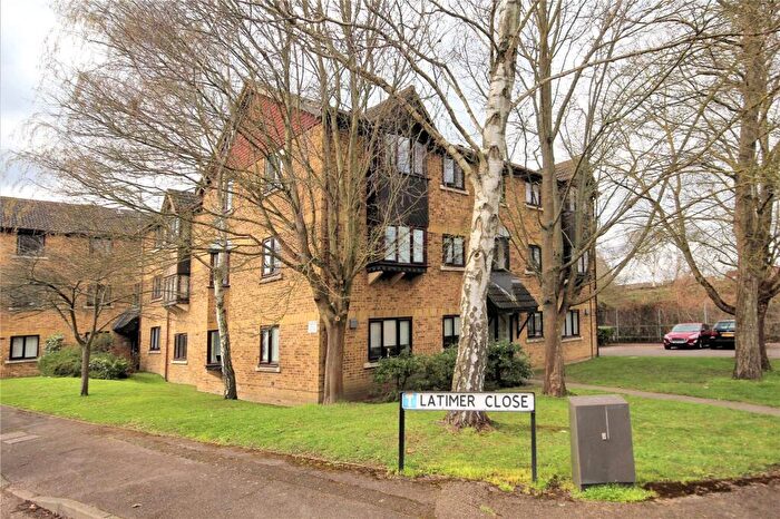 1 Bedroom Flat For Sale In Latimer Close, Woking, GU22