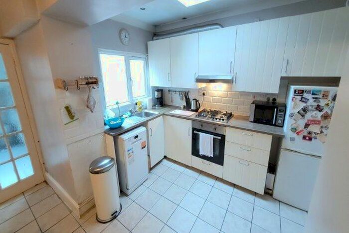 1 Bedroom Flat To Rent In Meteor Street, Cardiff CF24