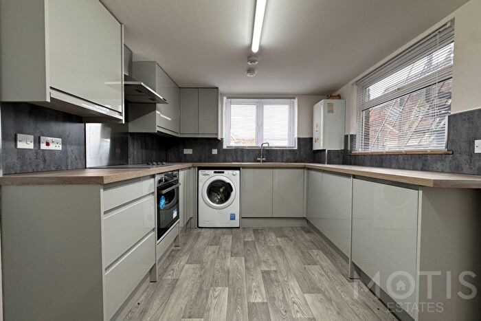 2 Bedroom Flat To Rent In Cheriton Road, Folkestone, CT20