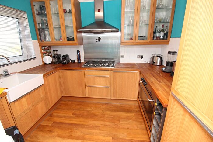 3 Bedroom End Of Terrace House For Sale In Green Lane, Worcester Park, KT4