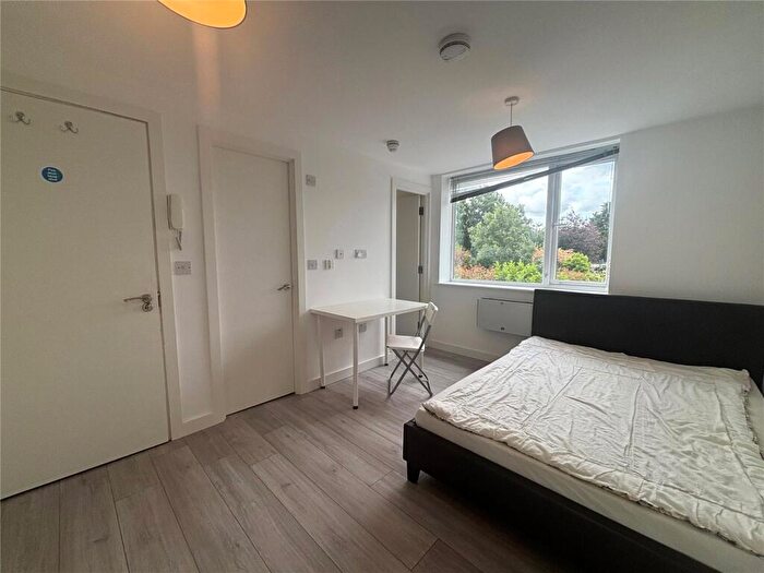 1 Bedroom House To Rent In Black Horse Close, Windsor, SL4