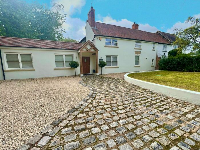 3 Bedroom Semi-Detached House For Sale In Dark Lane, Kings Norton, Birmingham, B38