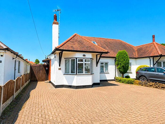 3 Bedroom Bungalow To Rent In Ridgeway, Rayleigh, Essex, SS6