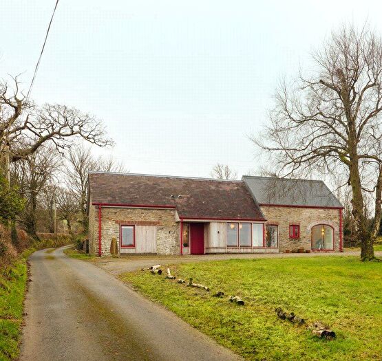 3 Bedroom Detached House For Sale In Boncath, Pembrokeshire, SA37