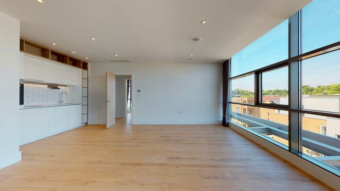 1 Bedroom Flat To Rent In Station Road, KT15