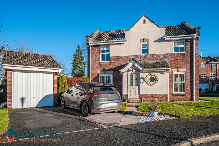 3 Bedroom Semi Detached House For Sale In Gritstone Drive, Macclesfield, Cheshire, SK10