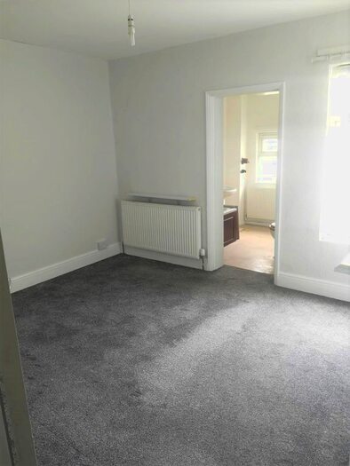 2 Bedroom Terraced House To Rent In Lincoln Road, Gillingham, ME7