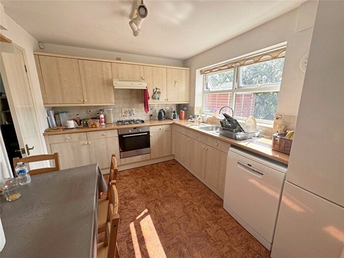 4 Bedroom Detached House To Rent In Longfield Avenue, London, NW7