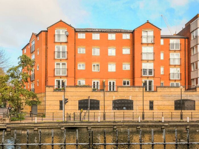 2 Bedroom Apartment To Rent In Mayflower Court, Highbridge Wharf, Reading, RG1