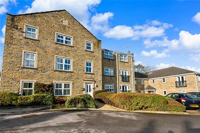 2 Bedroom Apartment For Sale In Flat, Moravia Bank, Fartown, Pudsey, West Yorkshire, LS28