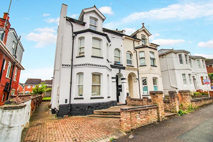 1 Bedroom Flat To Rent In St. Michaels Road, Aldershot, Aldershot, Hampshire, GU12