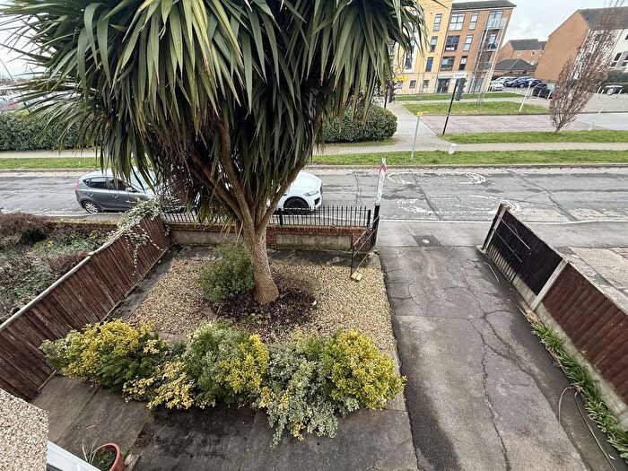 3 Bedroom Semi Detached House For Sale In Cranbourne Road, Patchway, BS34