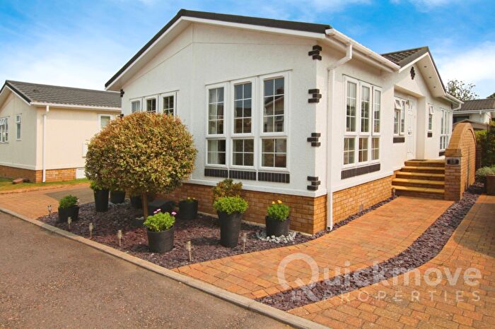 2 Bedroom Park Home For Sale In Herne Bay, Kent, CT6