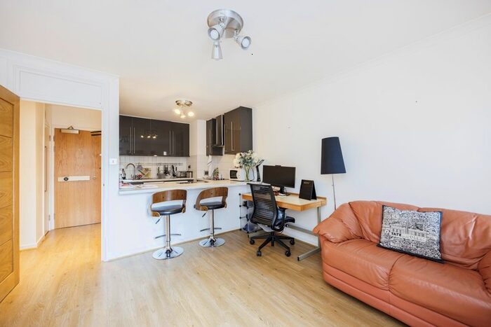 1 Bedroom Flat To Rent In Upper Thames Street, London, EC4V