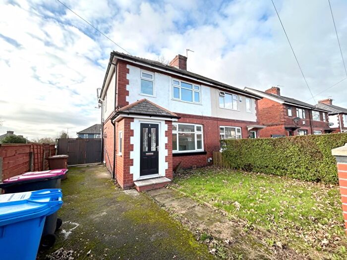 3 Bedroom Semi-Detached House To Rent In Hillside Avenue, Walkden, Manchester, M28