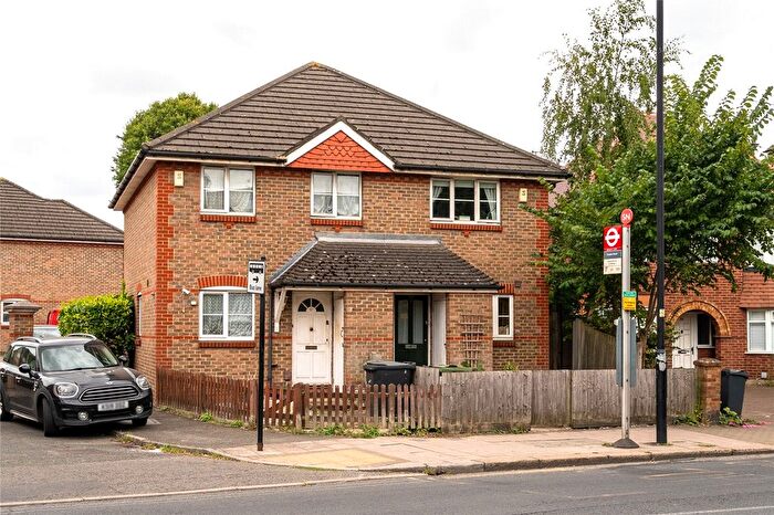 2 Bedroom Semi-Detached House To Rent In Mitcham Lane, London, SW16
