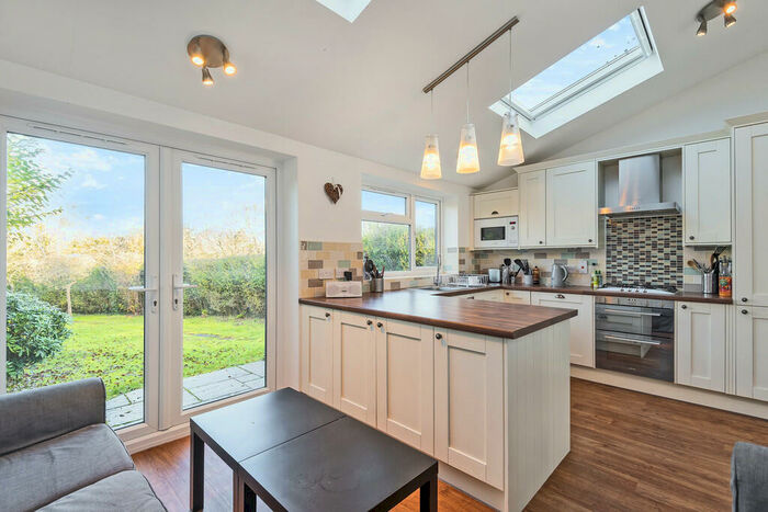 5 Bedroom Semi-Detached House To Rent In Ashenden Road, Guildford, GU2