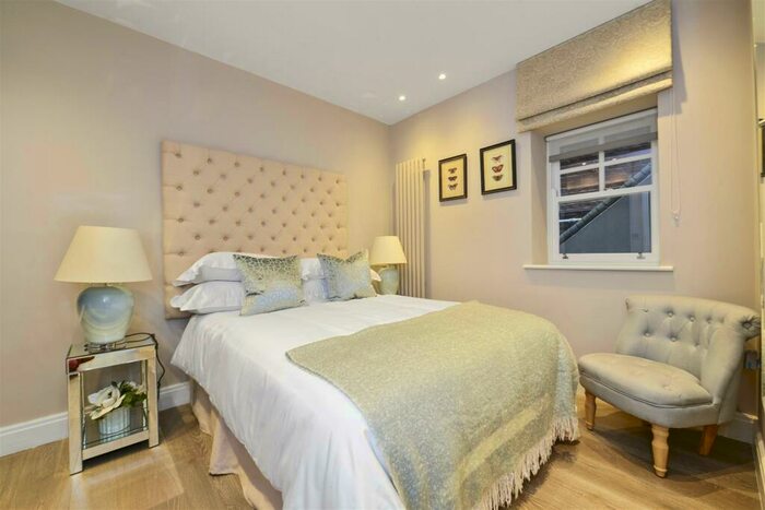 2 Bedroom Apartment To Rent In Lyndhurst Road, London, NW3