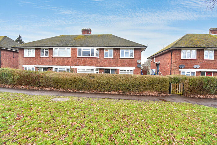 2 Bedroom Flat For Sale In Flat A Westmead, Windsor, SL4