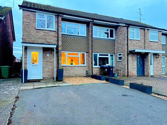 4 Bedroom End Of Terrace House To Rent In Leonard Close, Camberley, GU16