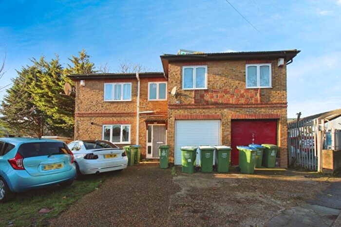 1 Bedroom Maisonette To Rent In Sedgemere Road, Abbeywood, SE2