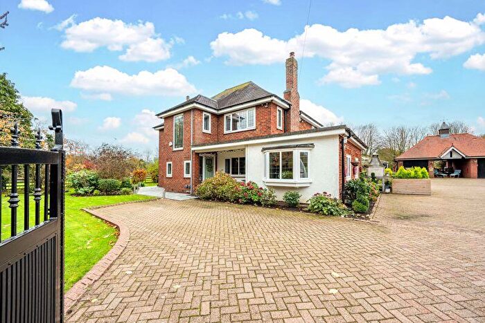 6 Bedroom Detached House To Rent In Golf Open - Briars Lane, Lathom - Sleeps, L40