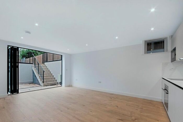 2 Bedroom Flat To Rent In Freeland Road, London, W5
