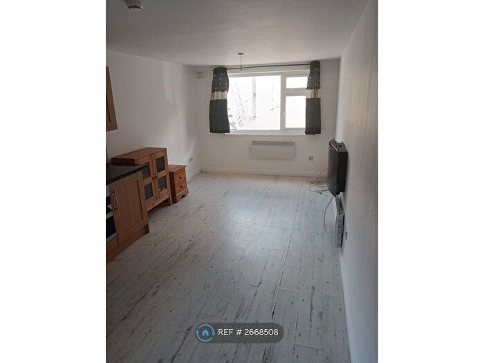 1 Bedroom Flat To Rent In Mill Road, Gillingham, ME7