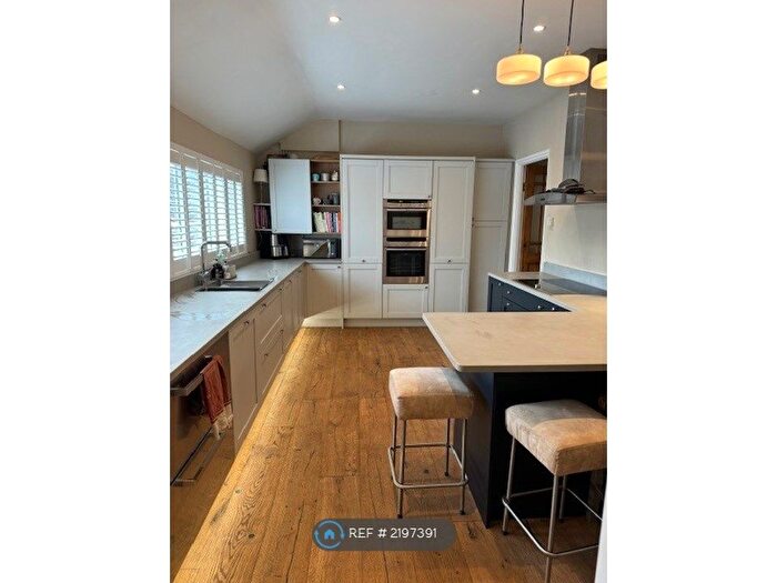 4 Bedroom Semi-Detached House To Rent In The Nurseries, Falmouth, TR11
