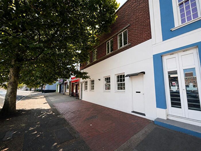 1 Bedroom Flat To Rent In Seaside, Eastbourne, BN22