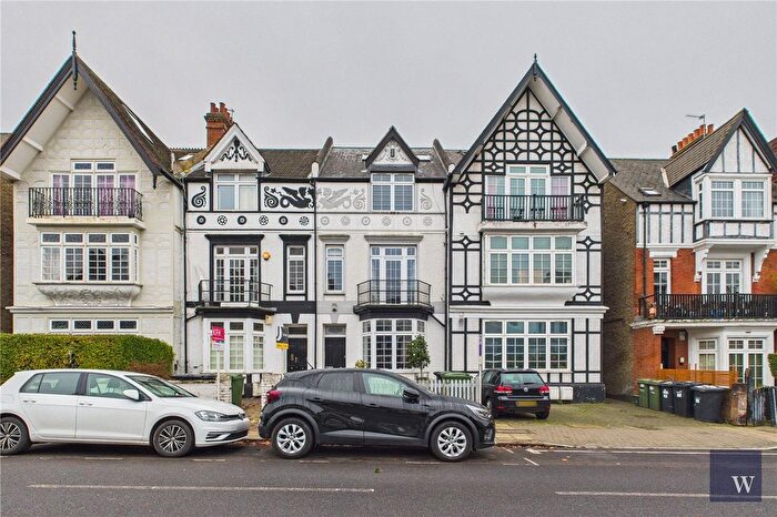 2 Bedroom Flat For Sale In Sternhold Avenue, London, SW2