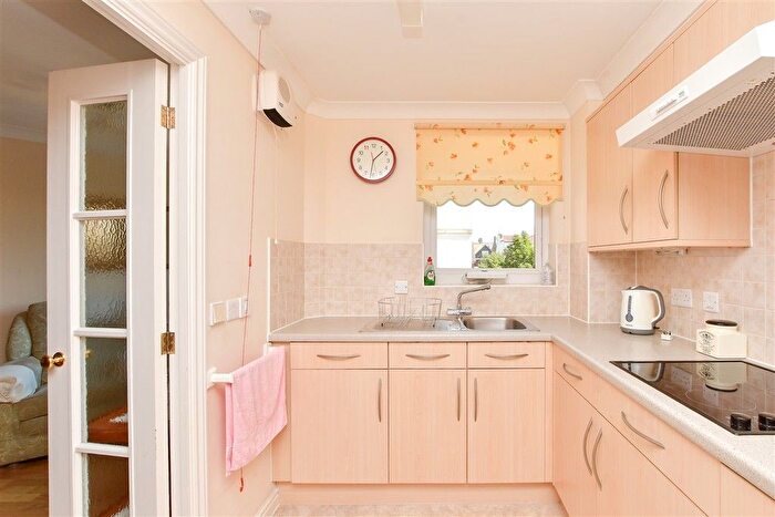 2 Bedroom Flat For Sale In Harold Road, Margate, Kent, CT9
