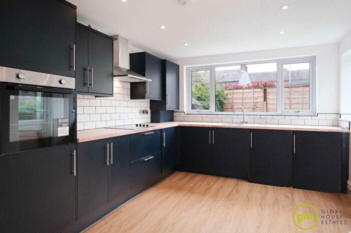 3 Bedroom Semi-Detached House For Sale In Rutland Road, Worsley, Manchester, M28