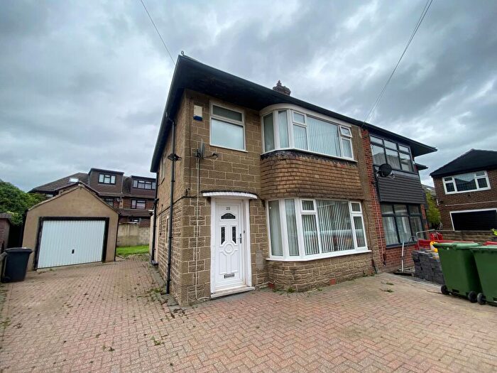 4 Bedroom House To Rent In Moorland Drive, Pudsey, LS28