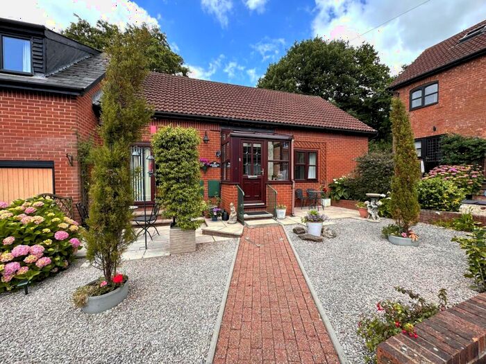 2 Bedroom Semi-Detached Bungalow For Sale In St Johns Farm Mews, Exmouth, EX8