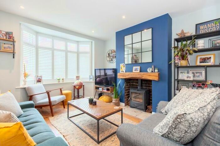 3 Bedroom Semi-Detached House To Rent In Forest Road, Risinghurst, OX3