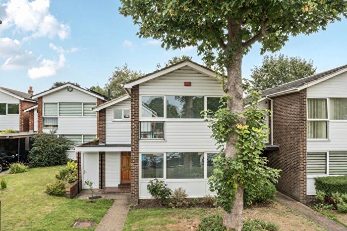 3 Bedroom Detached House To Rent In Shearman Road London, SE3