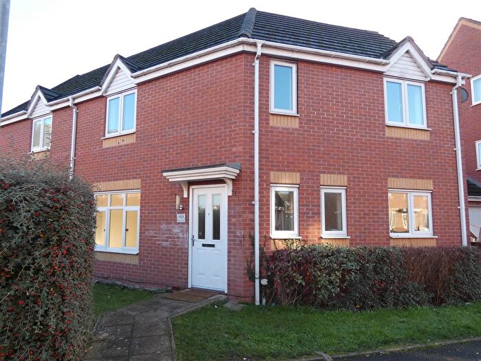 3 Bedroom Semi-detached House To Rent In Balata Way, Burton-On-Trent, DE13
