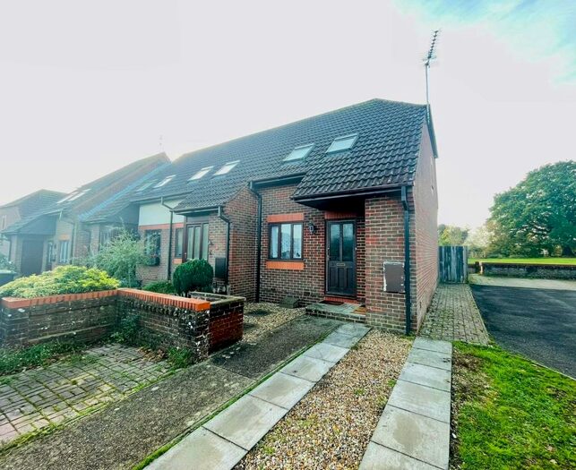 2 Bedroom End Of Terrace House To Rent In Heatherfields, Gillingham, Dorset, SP8