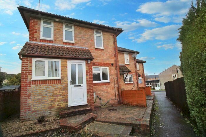 3 Bedroom Semi-Detached House To Rent In Blenheim Close, Alton, Hampshire, GU34