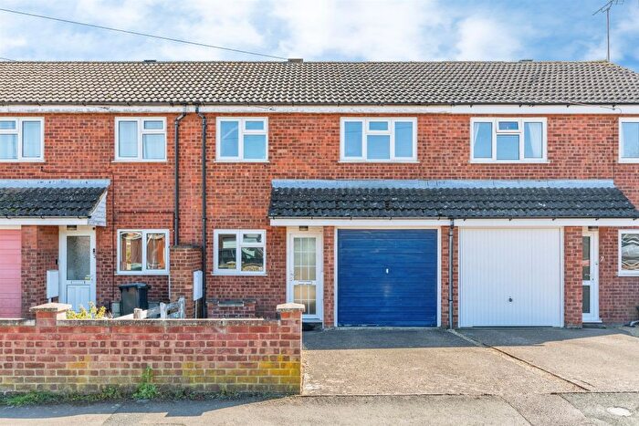 3 Bedroom Terraced House For Sale In Adnitt Road, Rushden, NN10