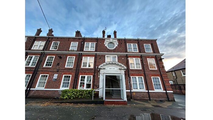 2 Bedroom Flat For Sale In Cleverly Estate, Wormholt Road, Shepherds Bush, London, W12