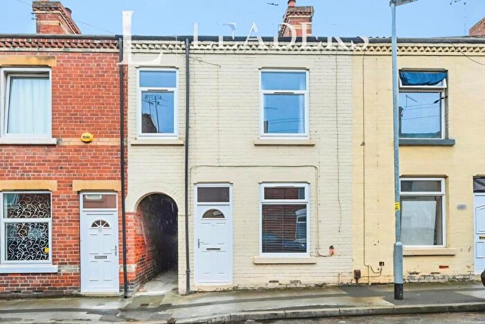 3 Bedroom Terraced House To Rent In John Street, S80