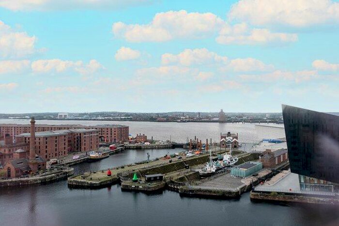 3 Bedroom Flat To Rent In Strand Street, Liverpool, L1